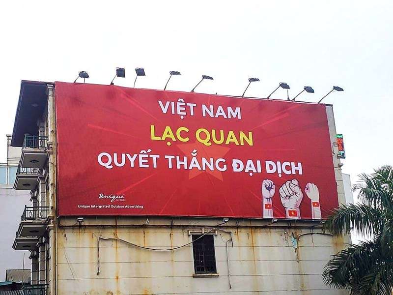 Bảng hiệu ngoài trời
