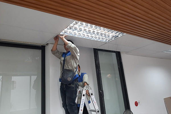 Bảo Trì Định Kỳ Hệ Thống Chiếu Sáng | An Toàn & Ổn Định