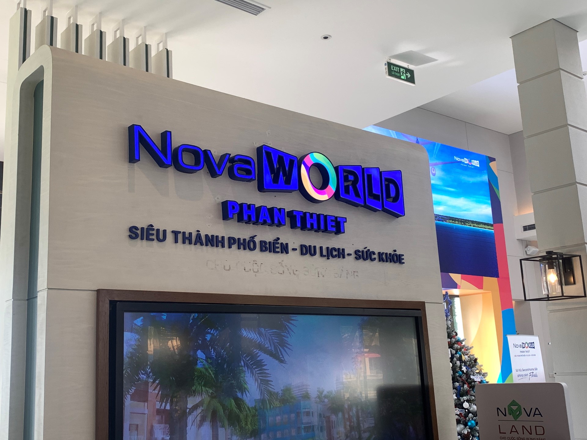 Biển đứng chuyên nghiệp