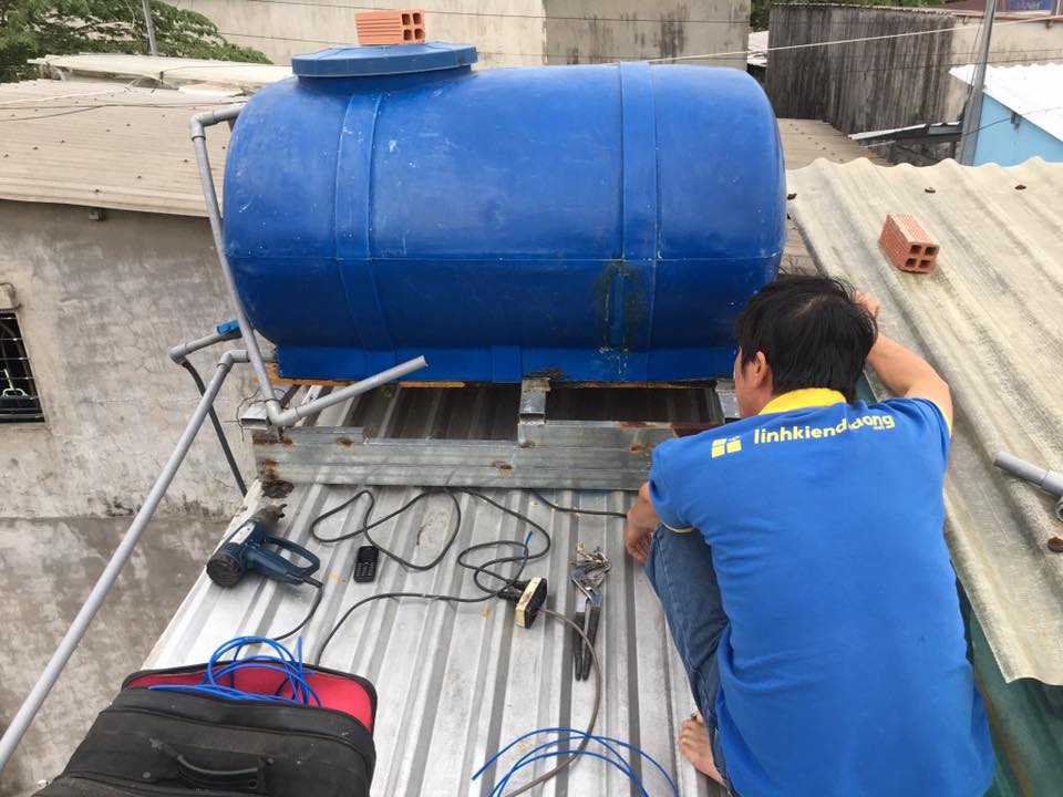 Bồn nước rò rỉ