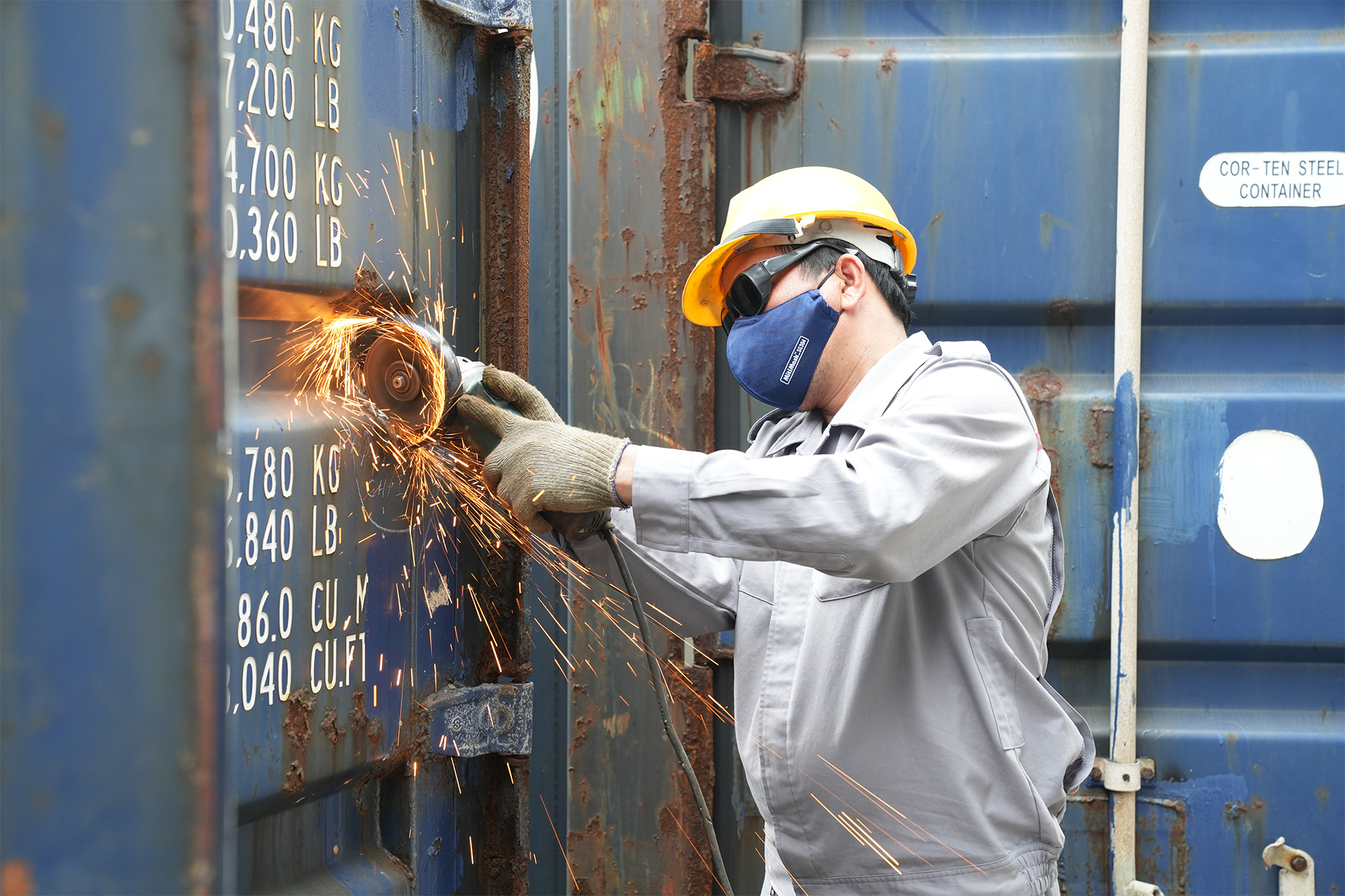 Cắt phục vụ sửa chữa