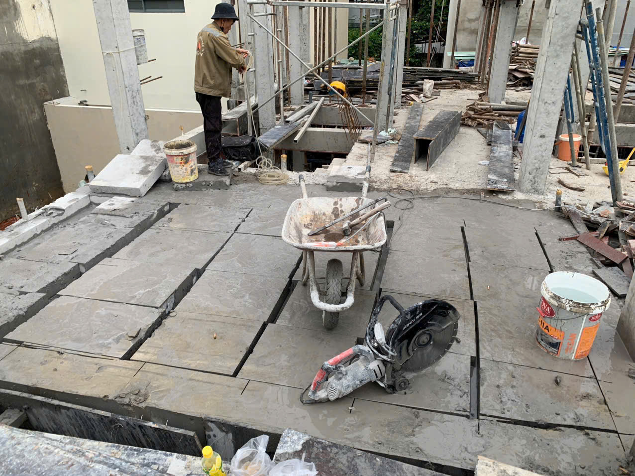 Cắt trần bê tông