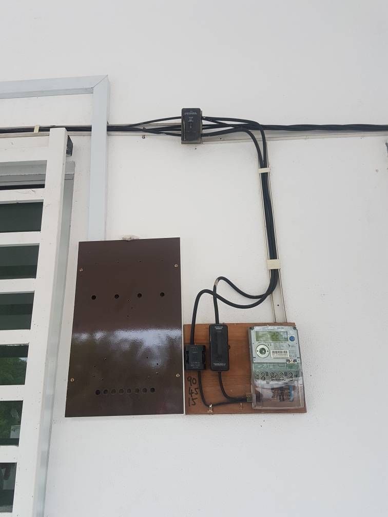 Cắt vị trí lắp thiết bị