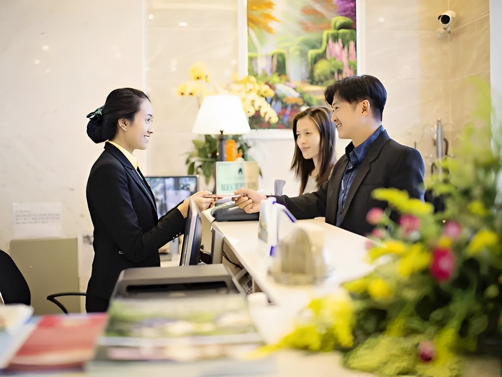Khảo sát khu lễ tân