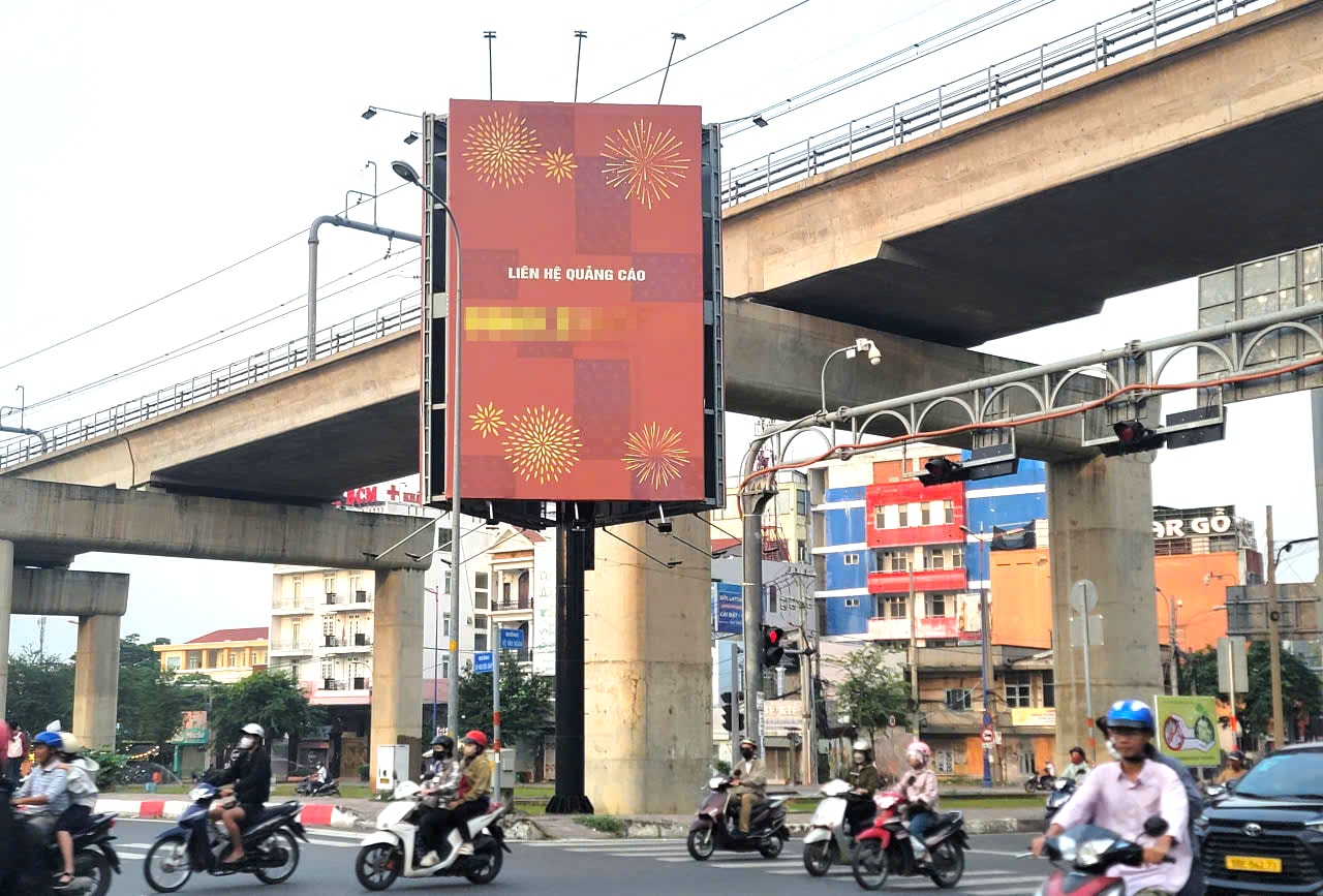 Kiểm tra hệ điện quảng cáo