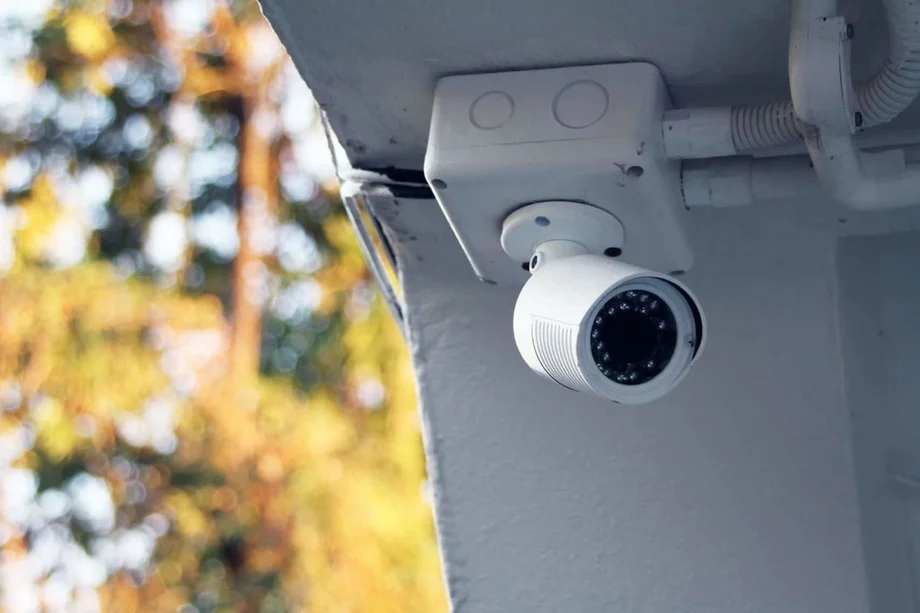 Lắp camera ngoài trời