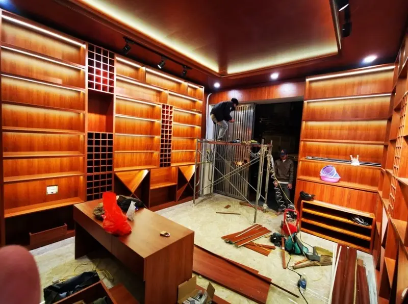 Lắp đèn trưng bày sản phẩm