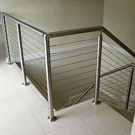 Lắp lan can inox cầu thang