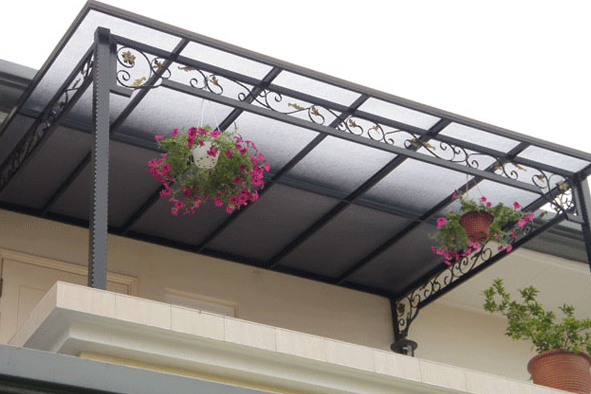 Lắp mái che cho ban công