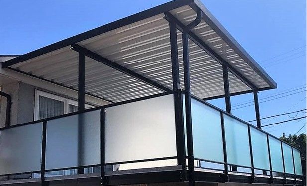 Lắp mái poly sân thượng