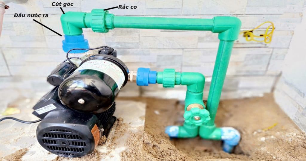 Lắp máy bơm nước nhà vườn