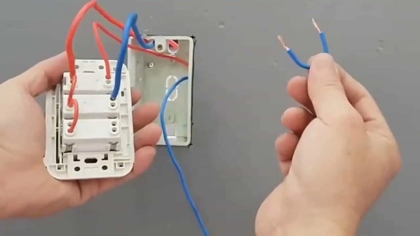 Lắp ổ cắm điện biệt thự