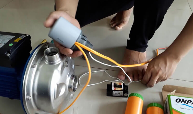 Lắp phao điện bồn nước