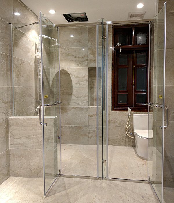 Lắp vách kính nhà tắm căn hộ