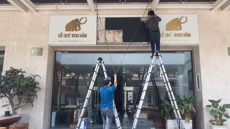 Sửa bảng hiệu quảng cáo