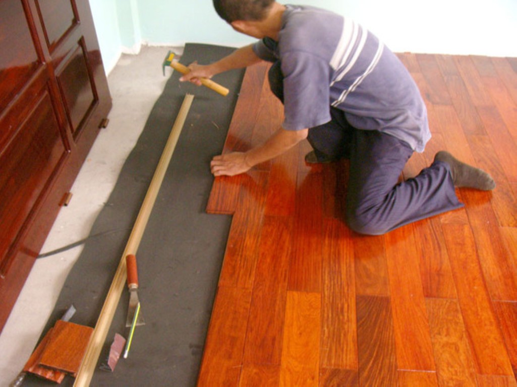 Sửa cửa gỗ nội thất