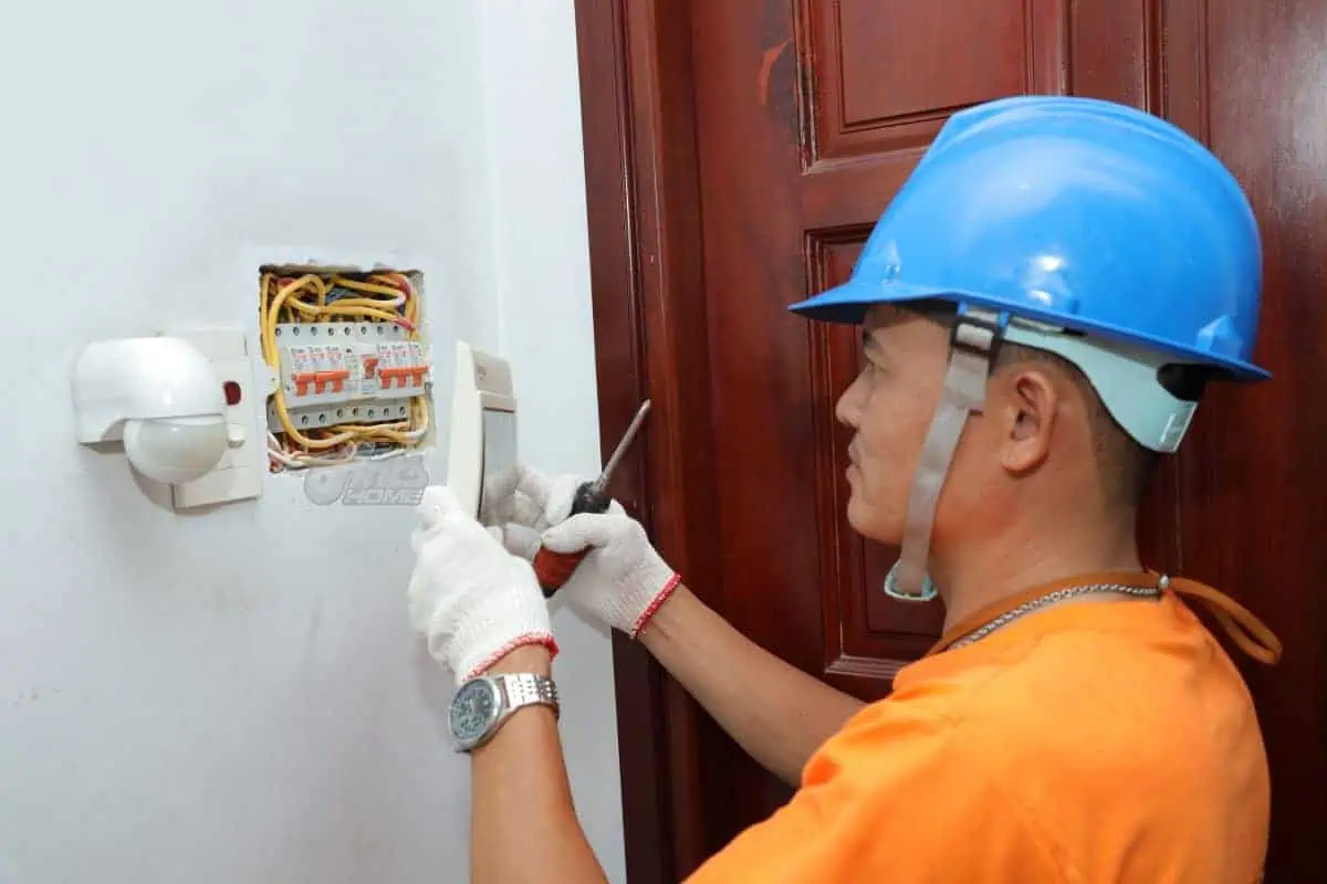 Sửa điện yếu văn phòng