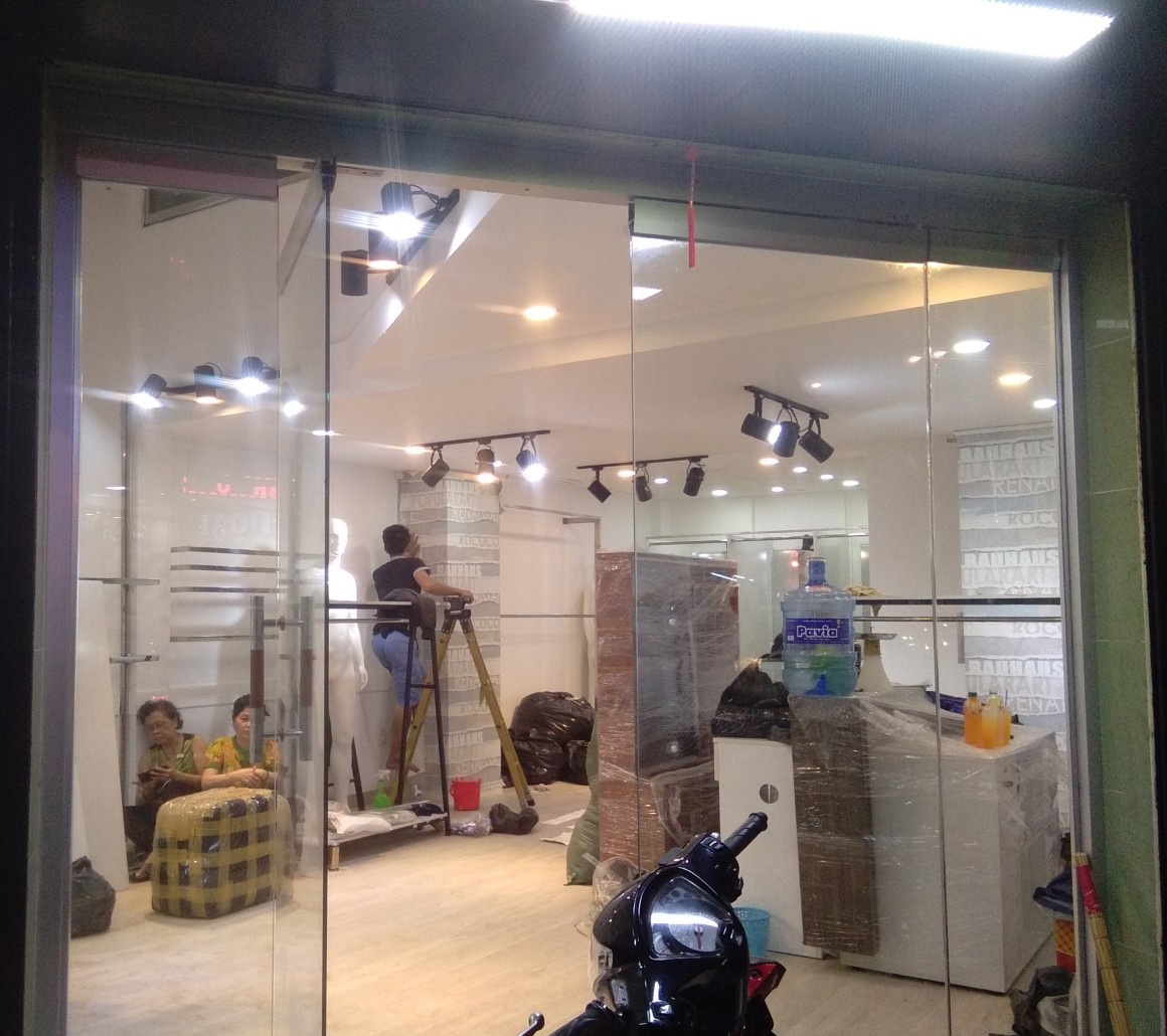 Sửa nội thất cửa hàng