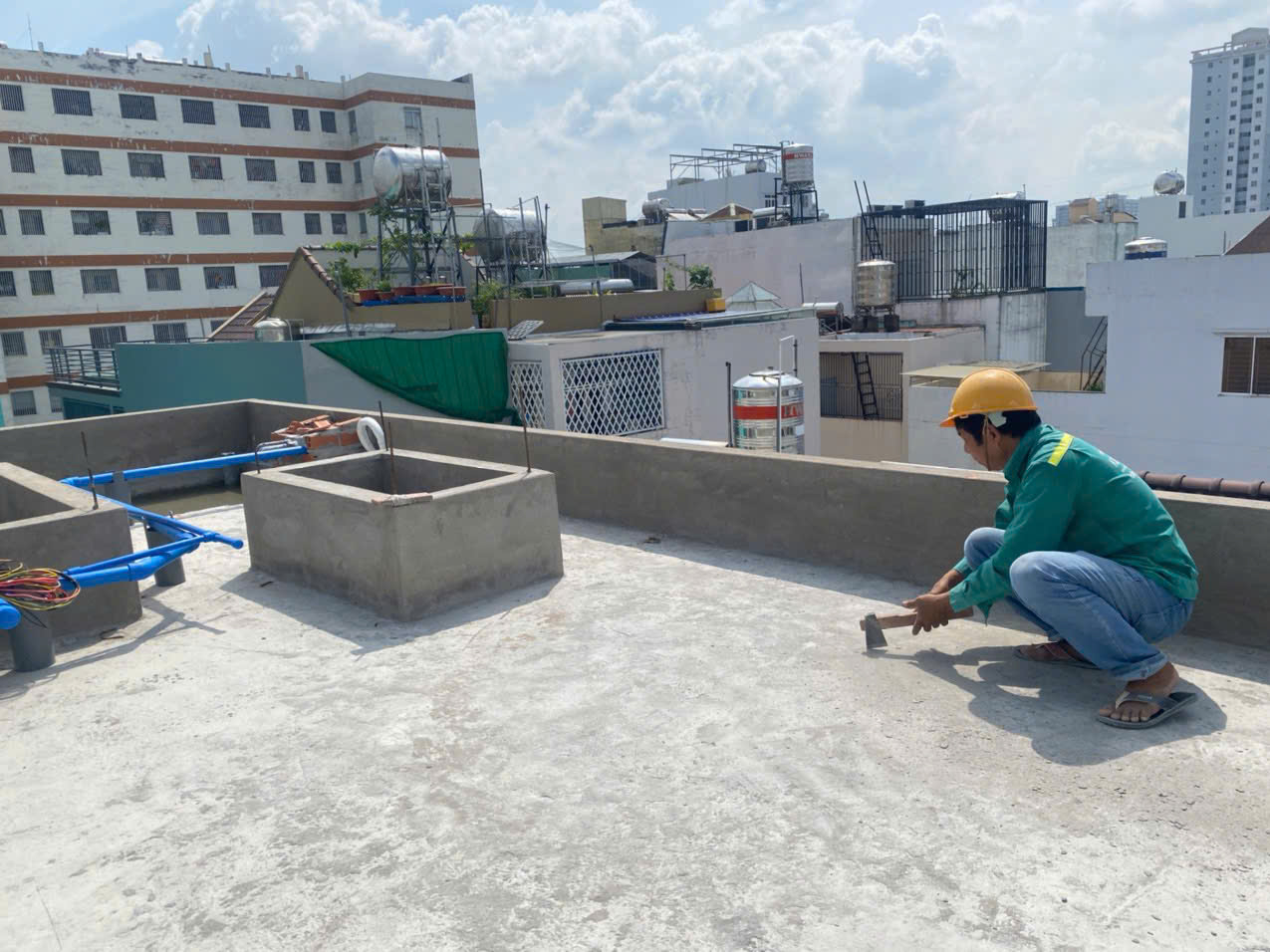 Sửa ống thoát nước ban công