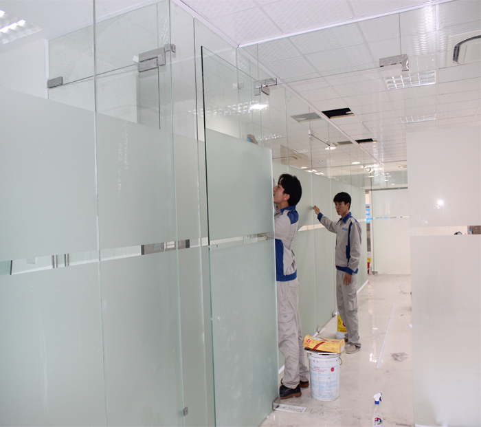 Tháo dỡ vách nội thất