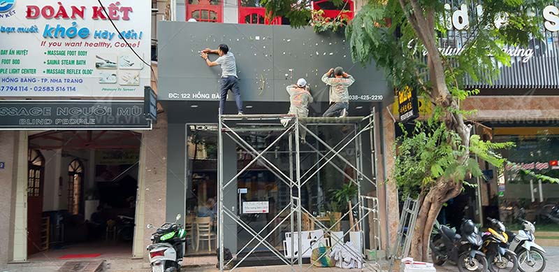 Thay chữ bảng hiệu