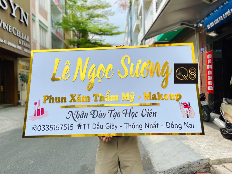 Thi công bảng quảng cáo trong nhà – Thẩm mỹ, gọn gàng