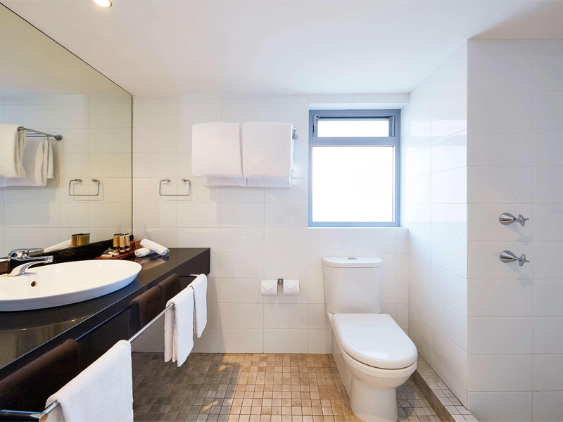 Thông gió WC cửa hàng