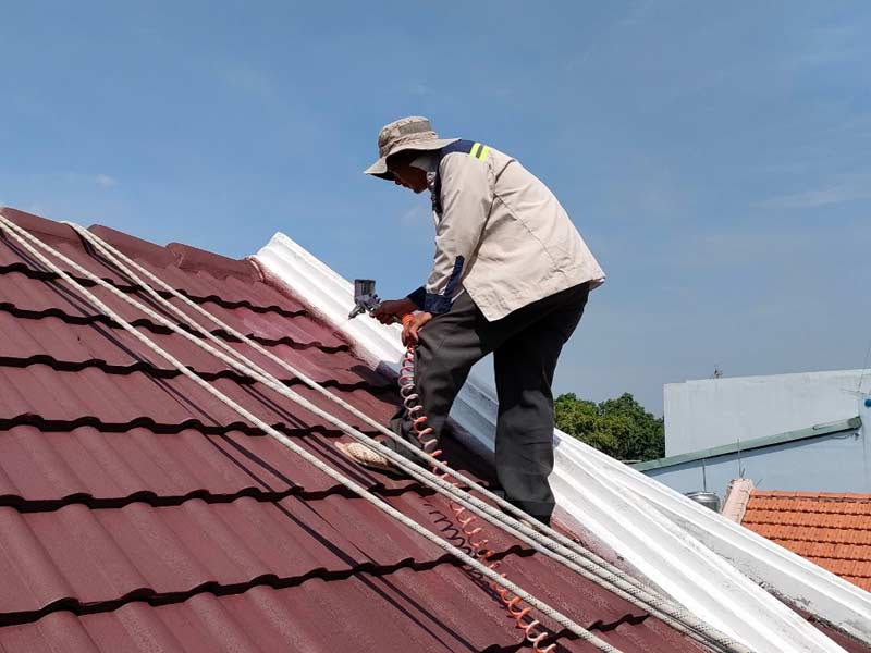 Sửa mái ngói