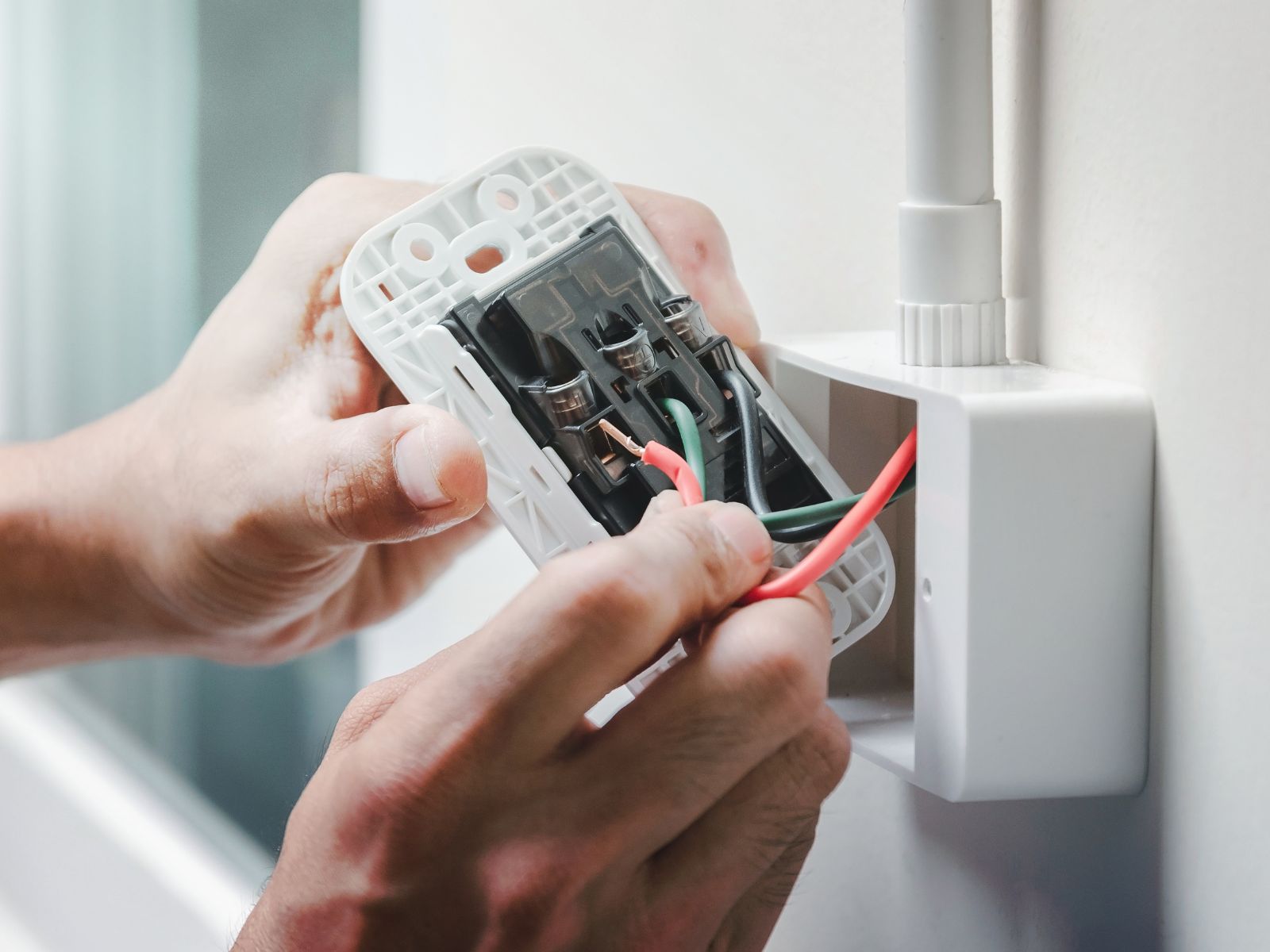 Cải tạo hệ thống điện nhà phố cũ