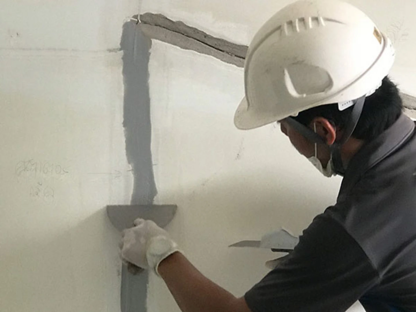 Chống thấm khe nứt