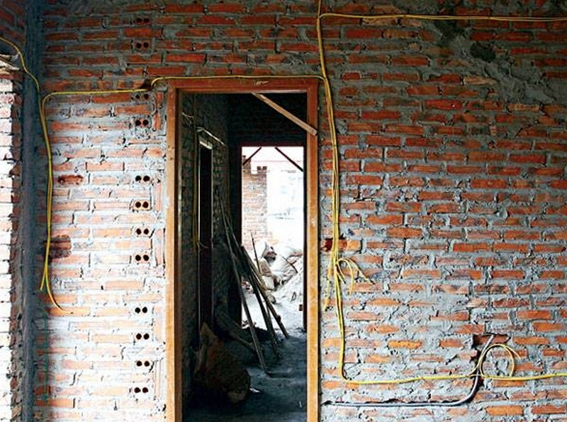 Đi điện âm tường nhà ở
