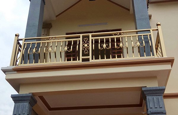 Kiểm tra lan can ban công