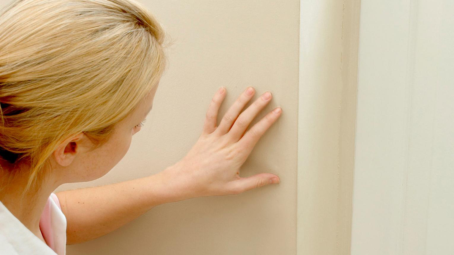 Kiểm tra tường trần sàn căn hộ