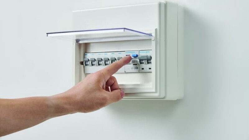 Lắp aptomat tổng