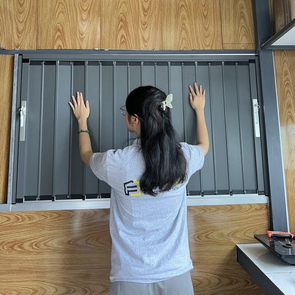 Lắp cửa xếp