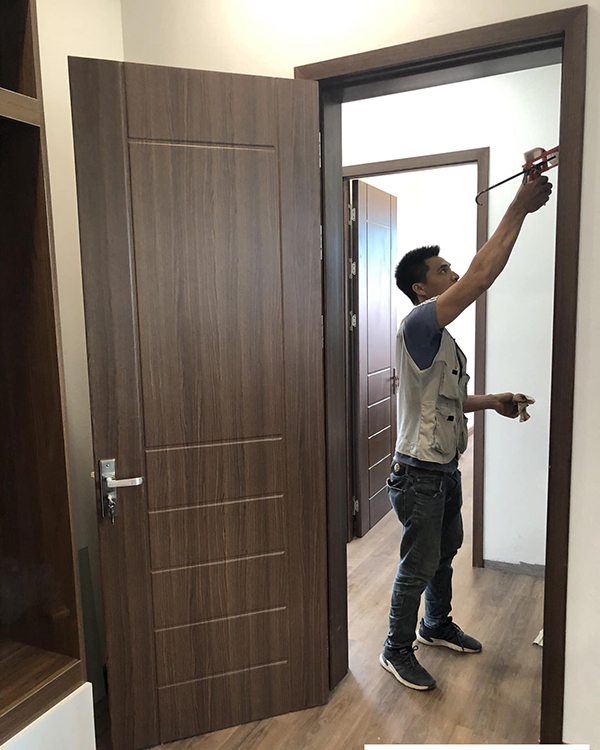 Lắp đặt cửa gỗ