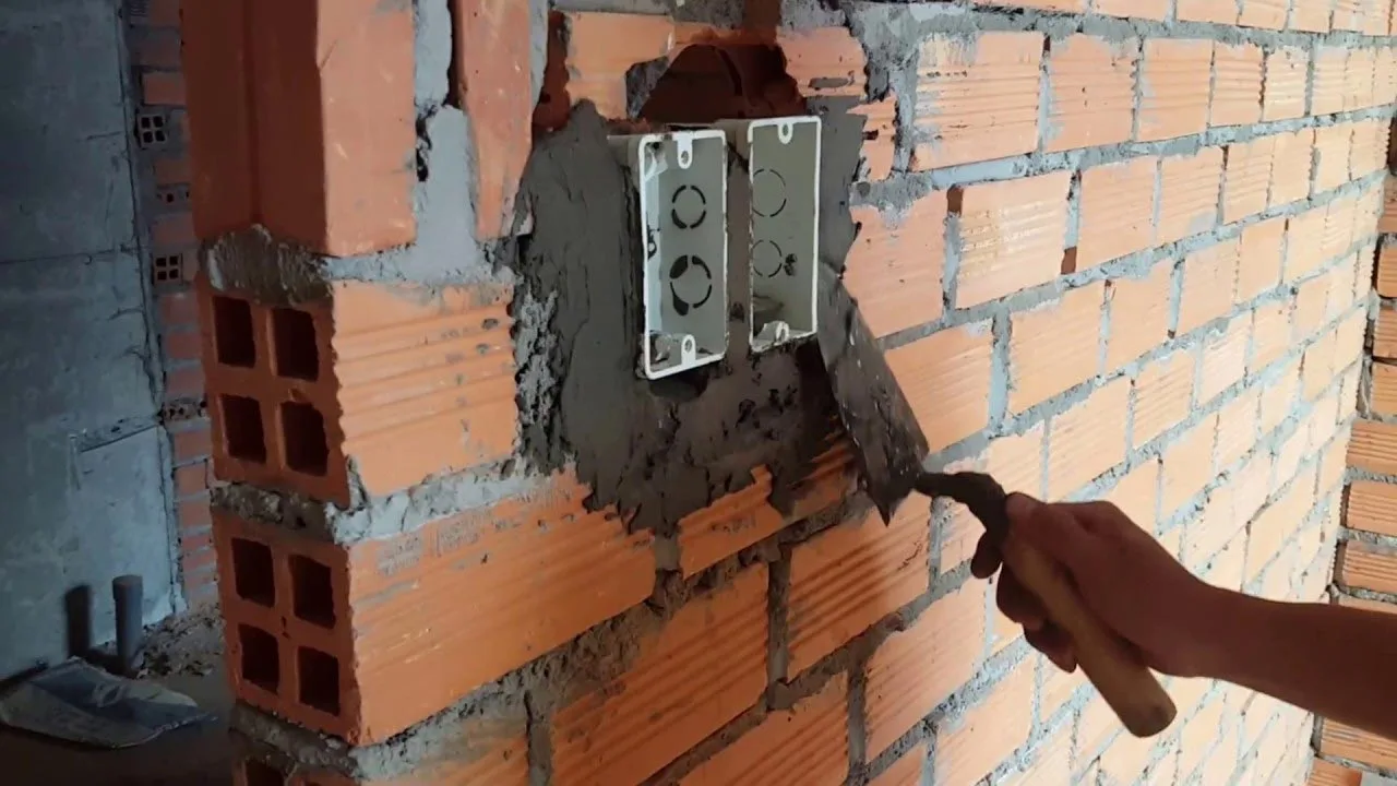 Lắp đặt điện âm tường nhà phố