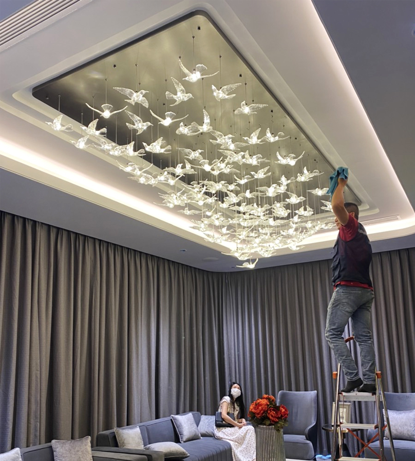 Lắp đèn phòng khách biệt thự