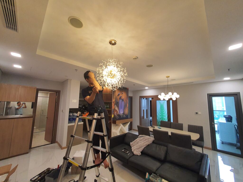 Lắp đèn trang trí