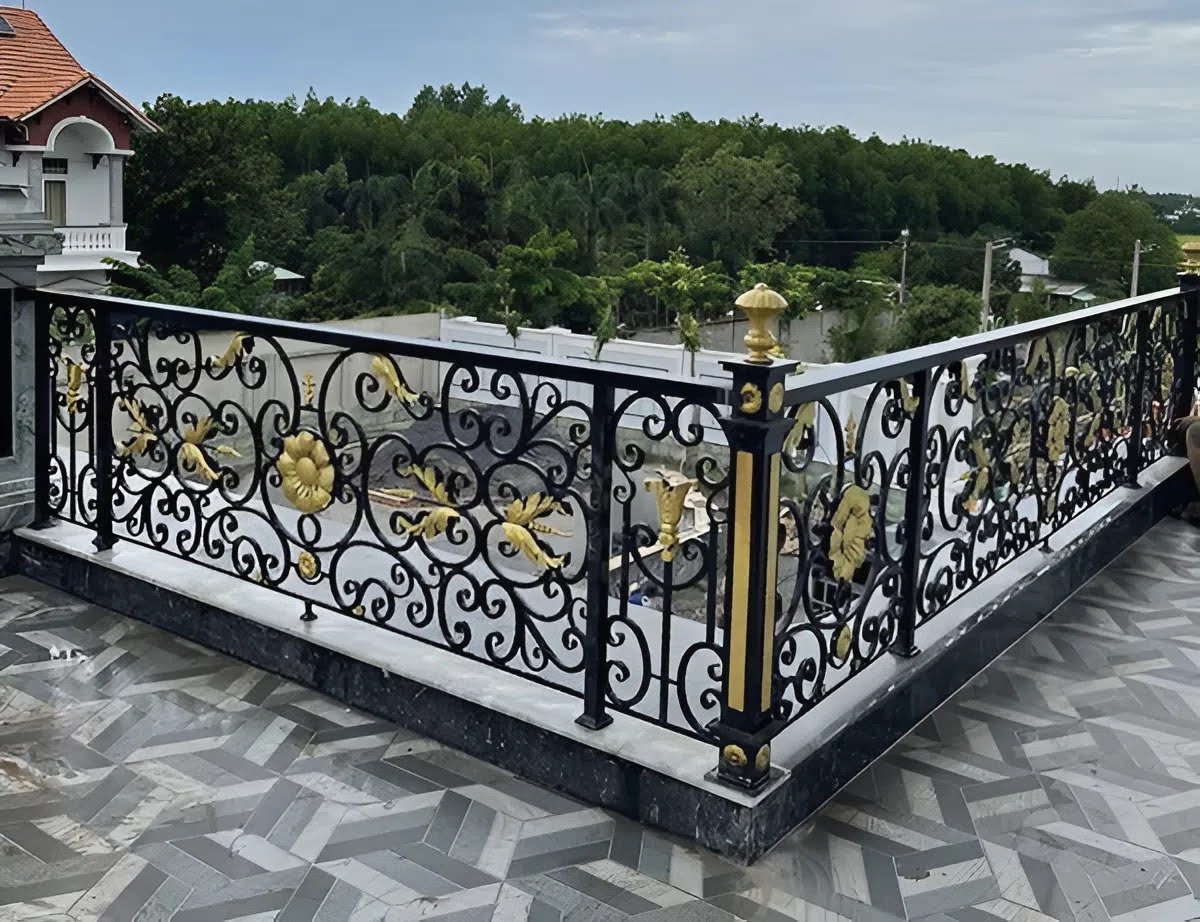 Lắp lan can sắt sân thượng