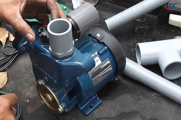 Lắp máy bơm nước