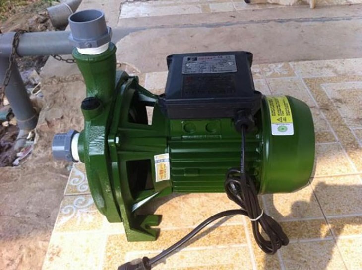 Lắp máy bơm nước mới