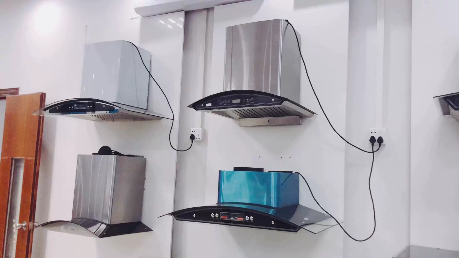 Lắp máy hút mùi bếp