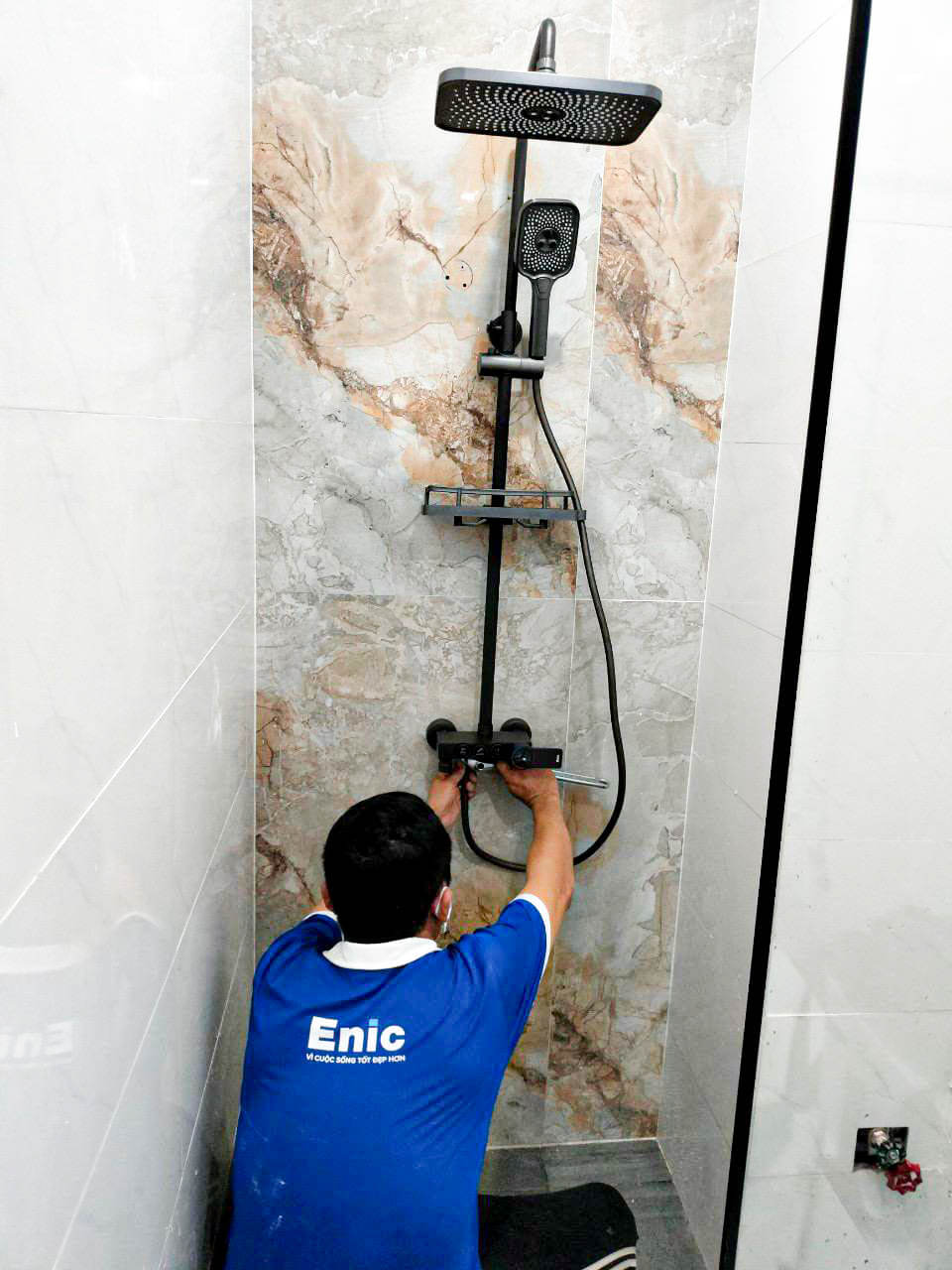 Lắp sen tắm nhà tắm