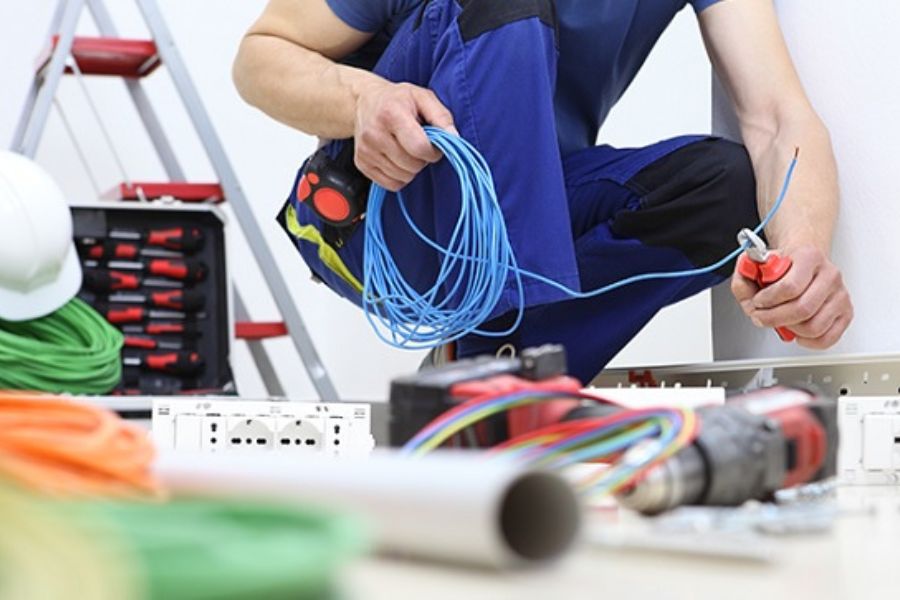 Lắp thiết bị điện nhà ở