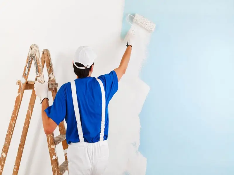 Sơn lại tường cũ