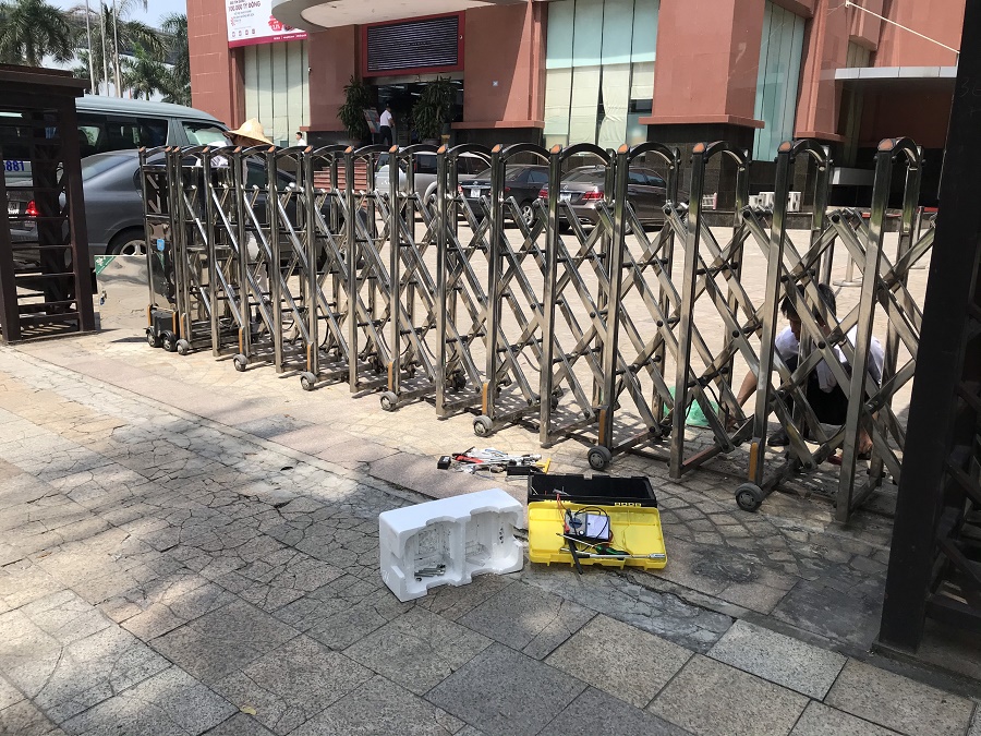 Sửa cửa xếp