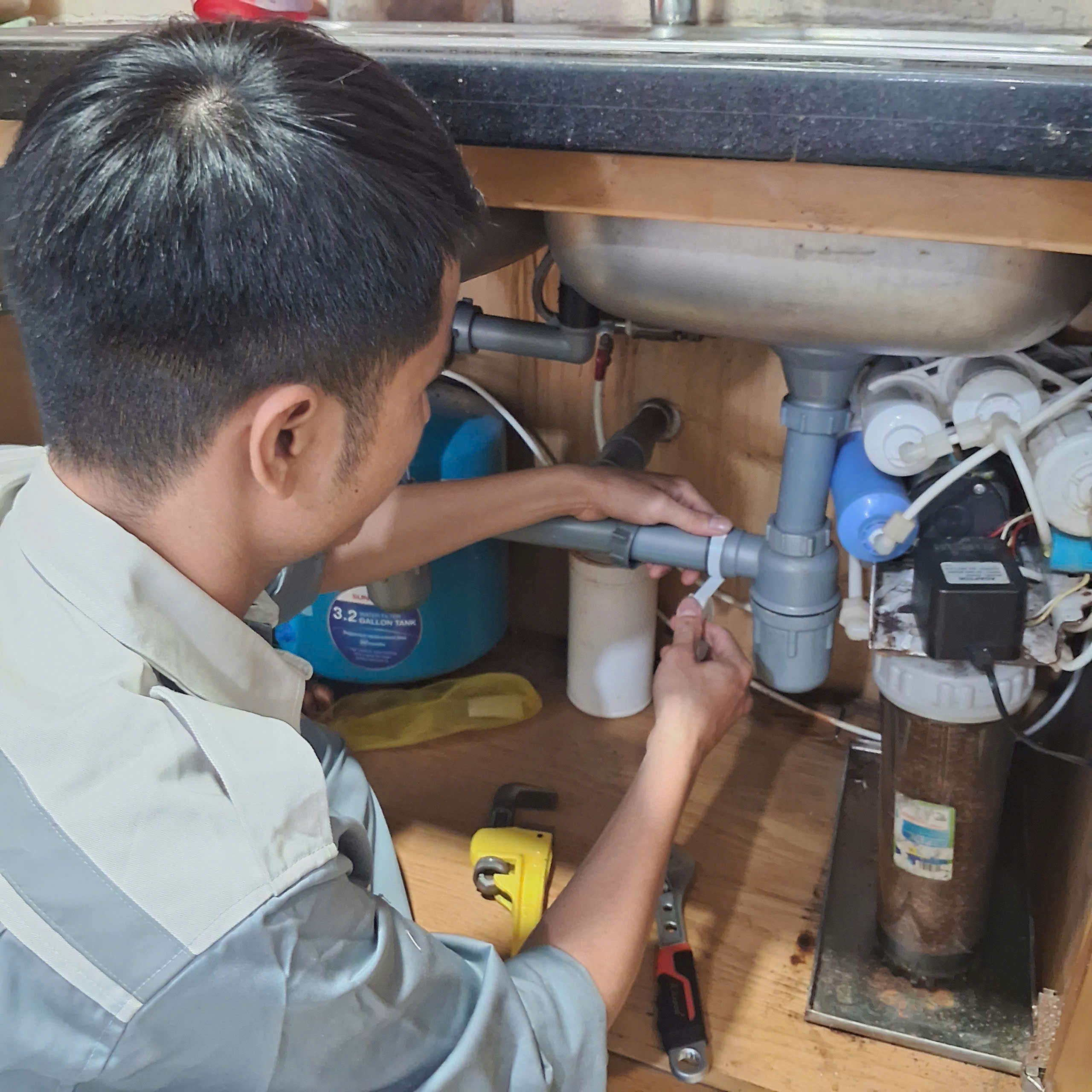 Sửa hệ thống thoát nước bếp