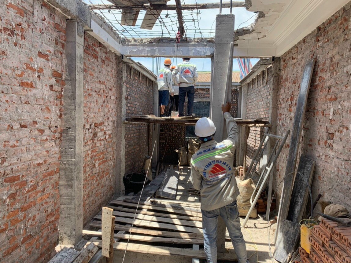 Sửa nhà xuống cấp lâu năm