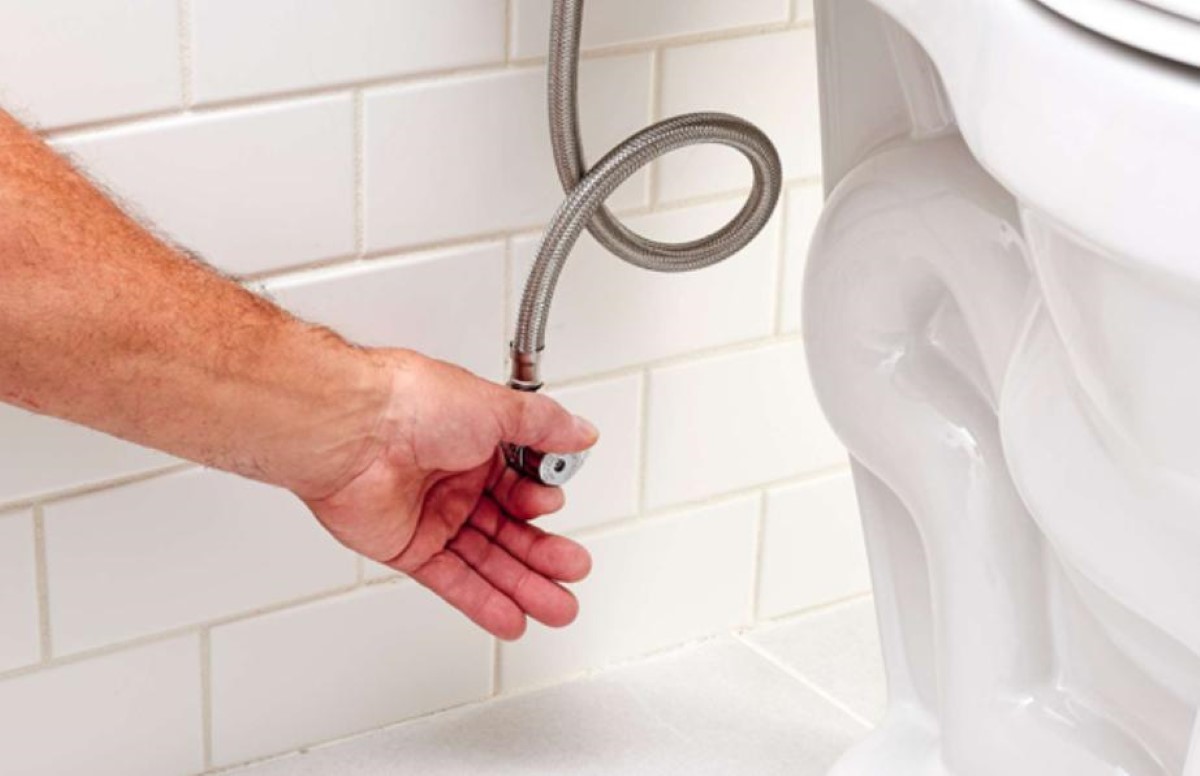 Sửa vòi xịt vệ sinh
